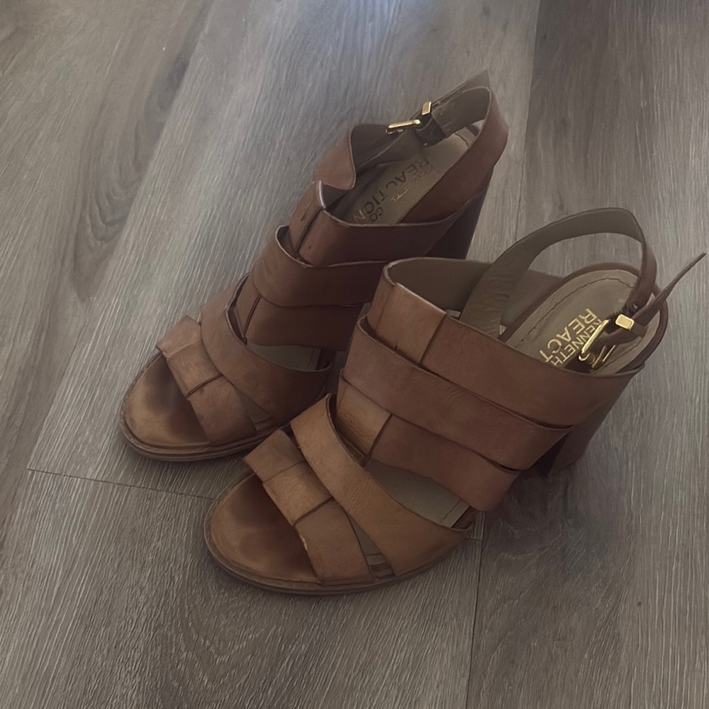 Kenneth Cole Reaction Brown Heels with Modern Design